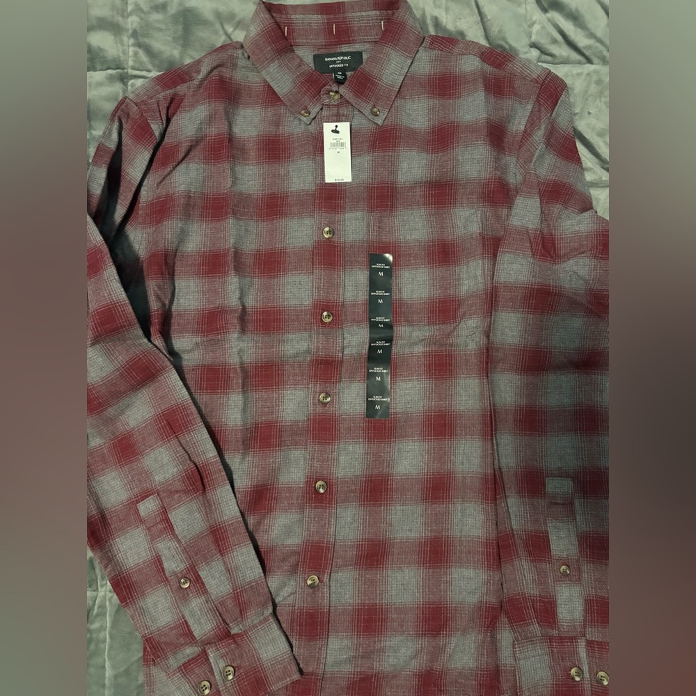 Banana Republic Red Plaid Men's Shirt. Size M.